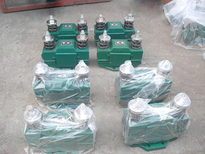 電磁倉(cāng)壁振動(dòng)器